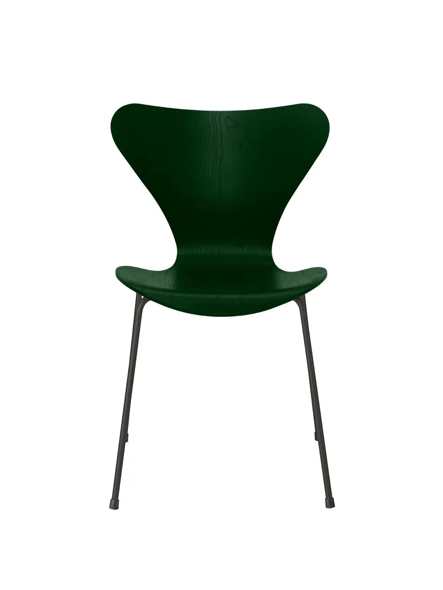 3107 Serie 7 stol i farvet ask af Arne Jacobsen - Evergreen / Warm Graphite - Jacobsen Plus