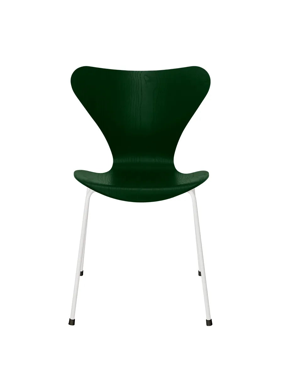 3107 Serie 7 stol i farvet ask af Arne Jacobsen - Evergreen / Hvid - Jacobsen Plus