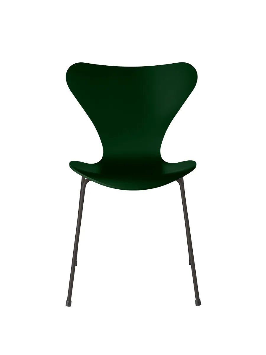 3107 Serie 7 stol lakeret af Arne Jacobsen - Evergreen / Warm Graphite - Jacobsen Plus