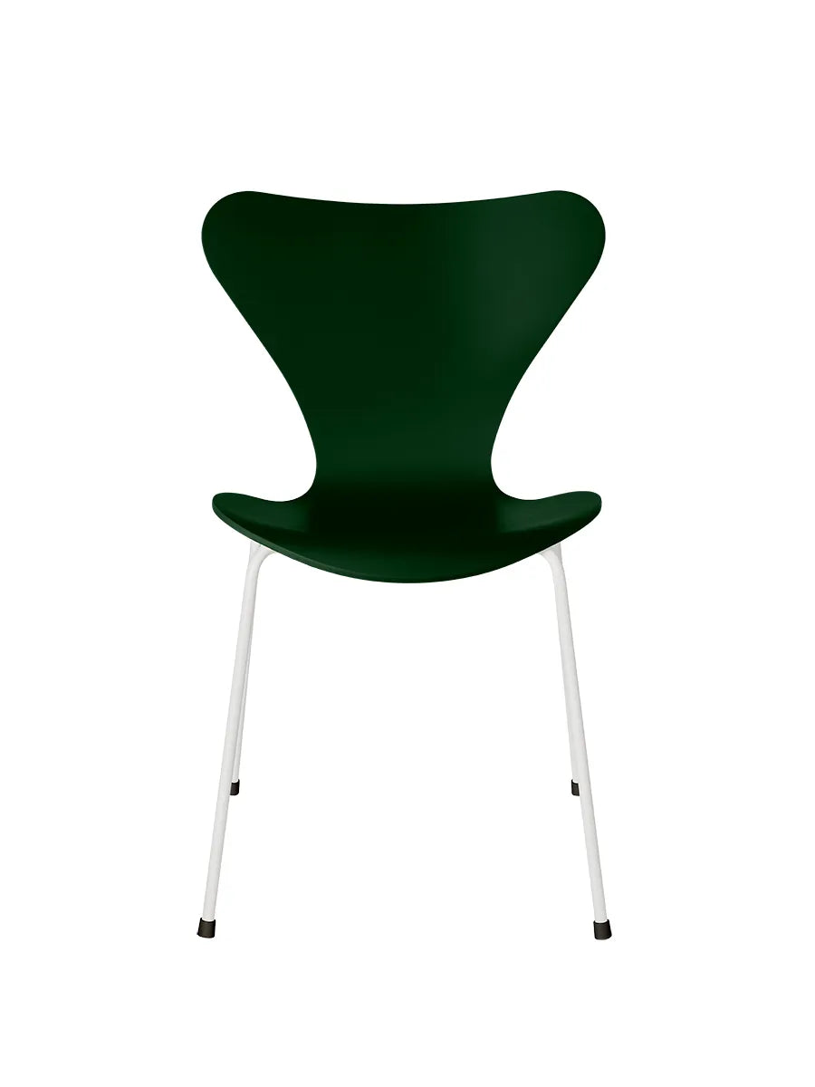3107 Serie 7 stol lakeret af Arne Jacobsen