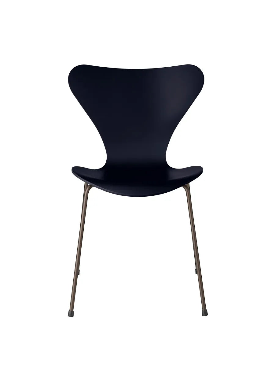 3107 Serie 7 stol lakeret af Arne Jacobsen - Midnight Blue / Brown Bronze - Jacobsen Plus