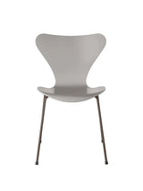 3107 Serie 7 stol lakeret af Arne Jacobsen - Nine Grey / Brown Bronze - Jacobsen Plus