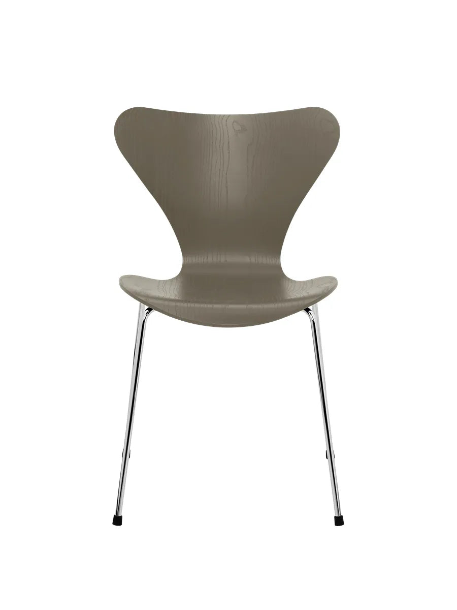 3107 Serie 7 stol i farvet ask af Arne Jacobsen - Olive Green / Krom - Jacobsen Plus