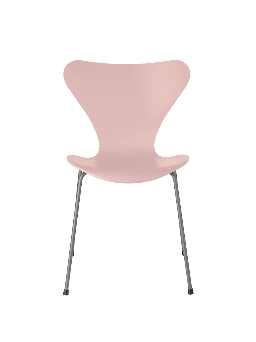 3107 Serie 7 stol lakeret af Arne Jacobsen - Pale Rose / Silver Grey - Jacobsen Plus
