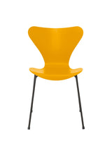 3107 Serie 7 stol i farvet ask af Arne Jacobsen - True Yellow / Warm Graphite - Jacobsen Plus