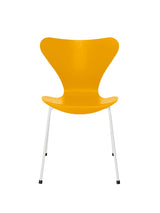 3107 Serie 7 stol i farvet ask af Arne Jacobsen - True Yellow / Hvid - Jacobsen Plus