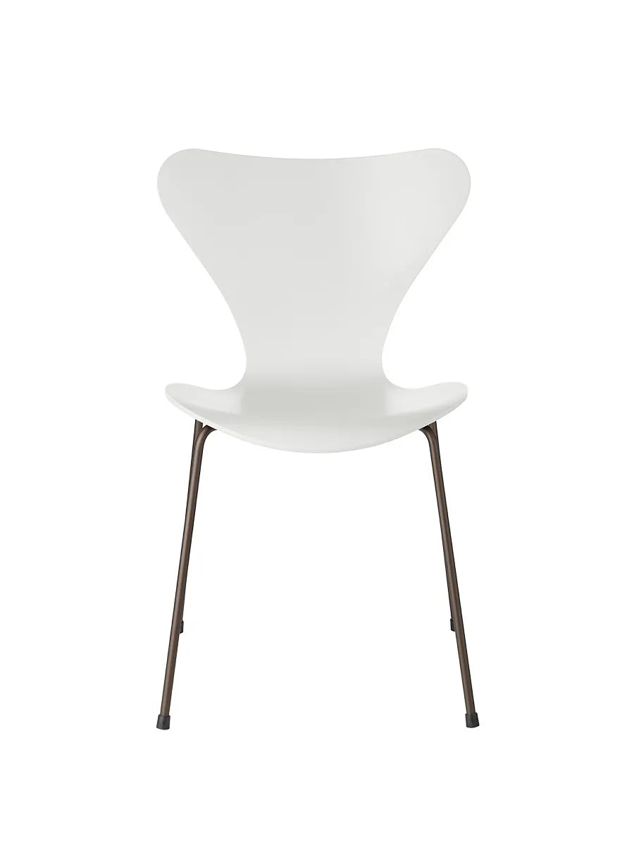 3107 Serie 7 stol lakeret af Arne Jacobsen - Hvid / Brown Bronze - Jacobsen Plus
