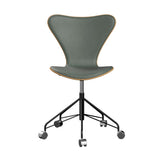 Fritz Hansen - 3117 kontorstol, naturfiner og forsidepolstret i Grace læder - Eg - Concrete Grey læder - Sort stel - Jacobsen Plus