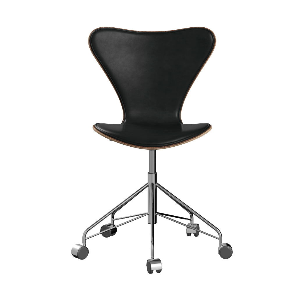 Fritz Hansen - 3117 kontorstol, naturfiner og forsidepolstret i Grace læder - Valnød - Sort læder - Krom stel - Jacobsen Plus