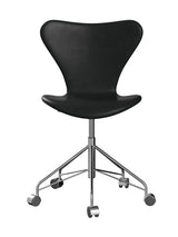 3117 Serie 7 Kontorstol af Arne Jacobsen - Fuldpolstret / Grace læder / Sort - Jacobsen Plus