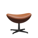 3127 Fodskammel til Ægget, stel i sort af Arne Jacobsen - Grace læder - Walnut - Jacobsen Plus
