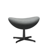 3127 Fodskammel til Ægget, stel i sort af Arne Jacobsen - Hallingdal - 116 White Grey - Jacobsen Plus