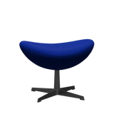 3127 Fodskammel til Ægget, stel i sort af Arne Jacobsen - Hallingdal - 750 Blue - Jacobsen Plus
