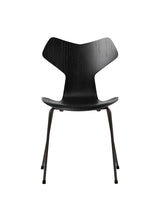 3130 Grand Prix stol i farvet ask af Arne Jacobsen - Sort / Sort - Jacobsen Plus