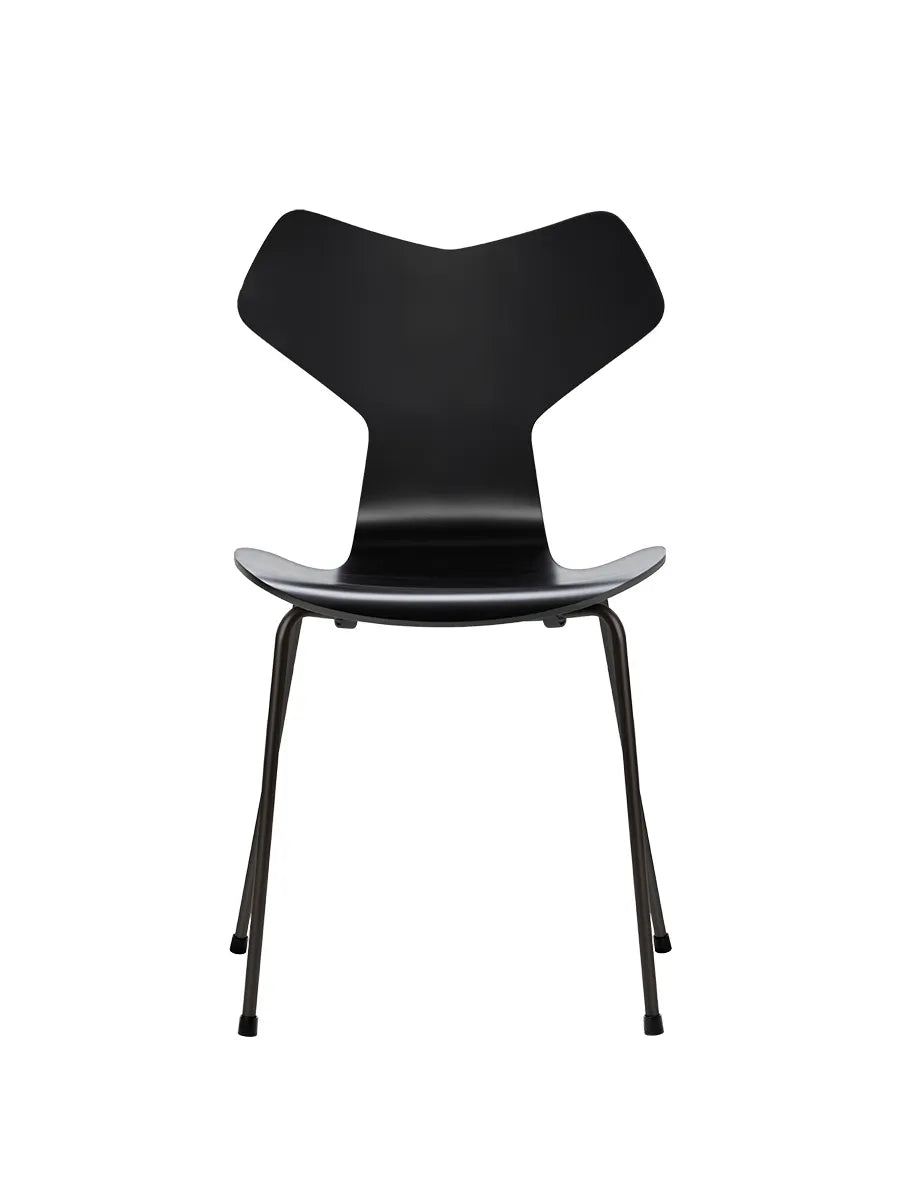 3130 Grand Prix stol lakeret af Arne Jacobsen - Sort / Sort - Jacobsen Plus