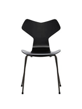 3130 Grand Prix stol lakeret af Arne Jacobsen - Sort / Sort - Jacobsen Plus
