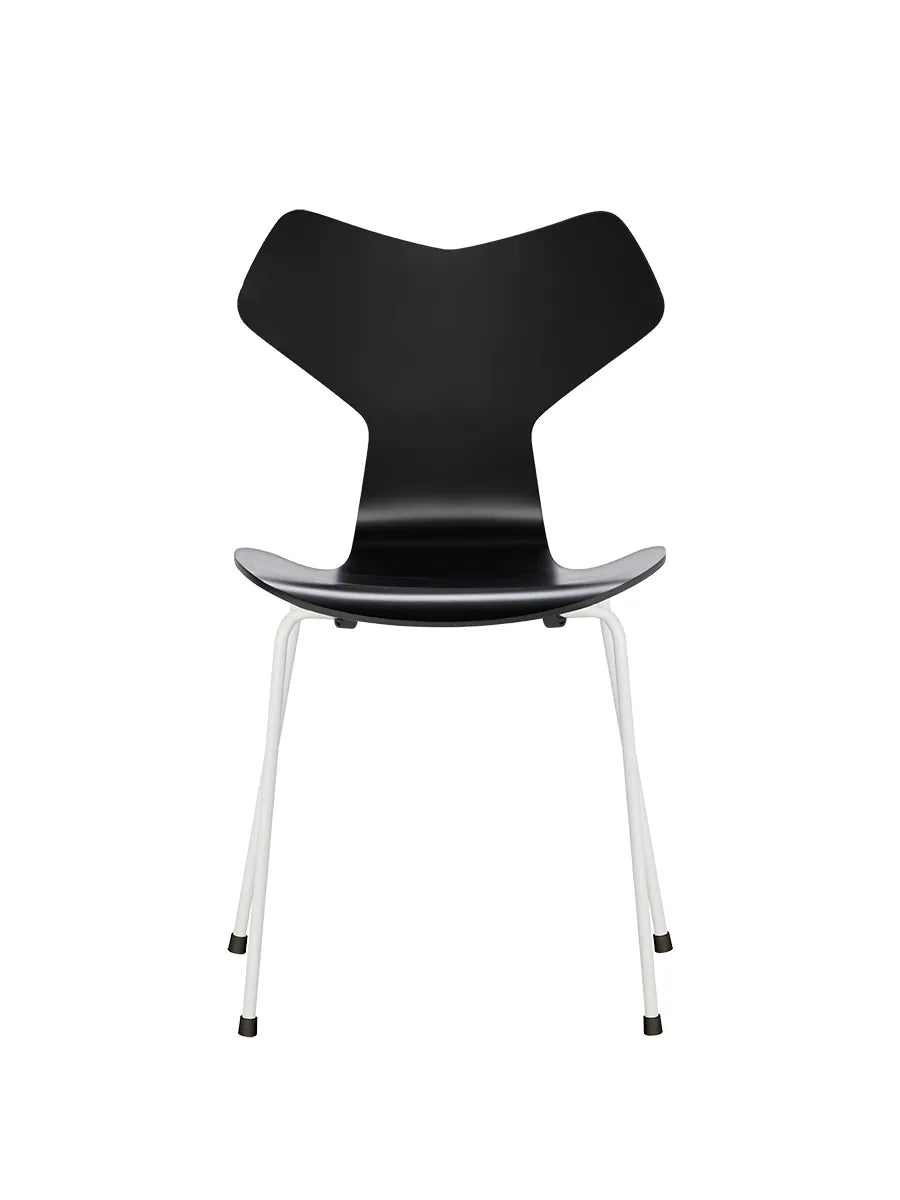 3130 Grand Prix stol lakeret af Arne Jacobsen - Sort / Hvid - Jacobsen Plus