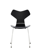 3130 Grand Prix stol lakeret af Arne Jacobsen - Sort / Hvid - Jacobsen Plus
