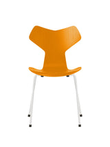 3130 Grand Prix stol i farvet ask af Arne Jacobsen - Burnt Yellow / Hvid - Jacobsen Plus