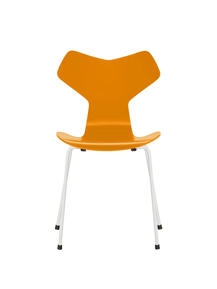 3130 Grand Prix stol lakeret af Arne Jacobsen - Burnt Yellow / Hvid - Jacobsen Plus