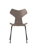 3130 Grand Prix stol i farvet ask af Arne Jacobsen - Deep Clay / Sort - Jacobsen Plus