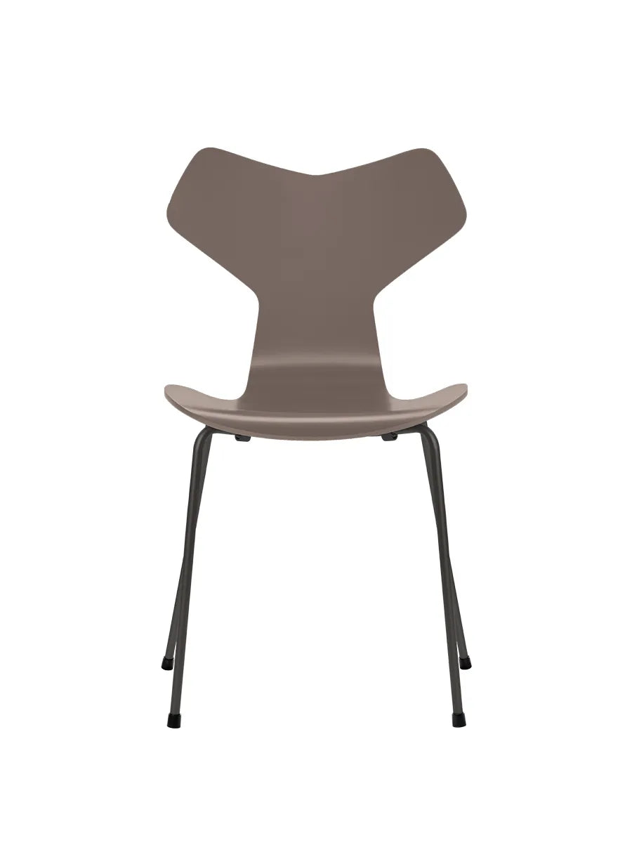 3130 Grand Prix stol lakeret af Arne Jacobsen - Deep Clay / Warm Graphite - Jacobsen Plus