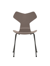 3130 Grand Prix stol lakeret af Arne Jacobsen - Deep Clay / Warm Graphite - Jacobsen Plus