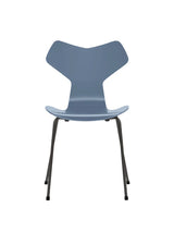 3130 Grand Prix stol lakeret af Arne Jacobsen - Dusk Blue / Warm Graphite - Jacobsen Plus