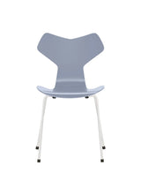 3130 Grand Prix stol lakeret af Arne Jacobsen - Lavender Blue / Hvid - Jacobsen Plus