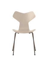 3130 Grand Prix stol i farvet ask af Arne Jacobsen - Light Beige / Brown Bronze - Jacobsen Plus