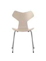 3130 Grand Prix stol i farvet ask af Arne Jacobsen - Light Beige / Silver Grey - Jacobsen Plus