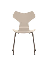 3130 Grand Prix stol lakeret af Arne Jacobsen - Light Beige / Brown Bronze - Jacobsen Plus