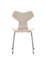 3130 Grand Prix stol lakeret af Arne Jacobsen - Light Beige / Silver Grey - Jacobsen Plus