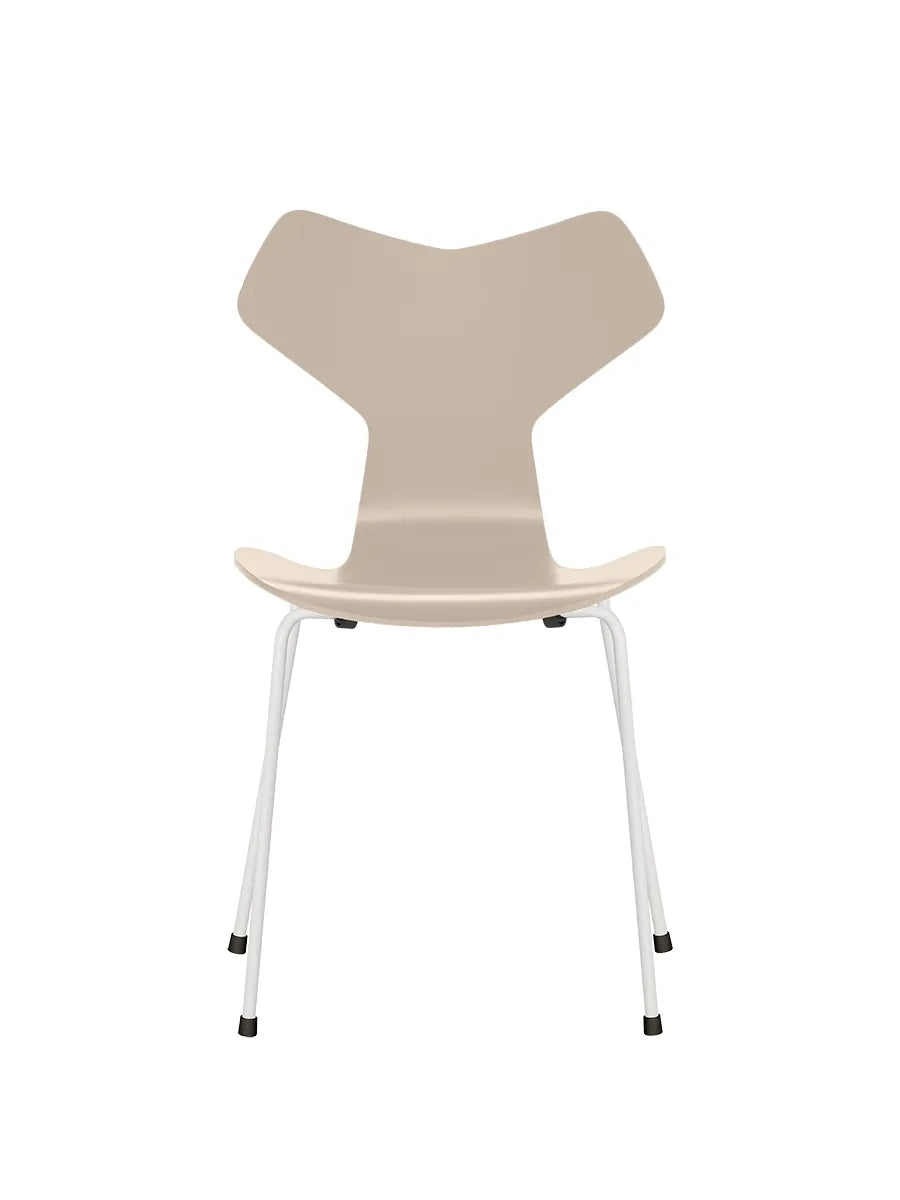 3130 Grand Prix stol lakeret af Arne Jacobsen - Light Beige / Hvid - Jacobsen Plus