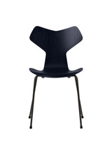 3130 Grand Prix stol i farvet ask af Arne Jacobsen - Midnight Blue / Sort - Jacobsen Plus