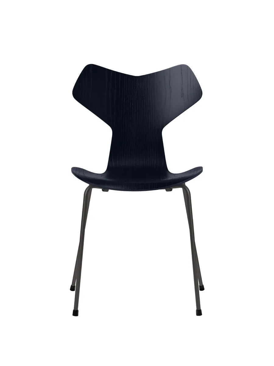3130 Grand Prix stol i farvet ask af Arne Jacobsen - Midnight Blue / Warm Graphite - Jacobsen Plus