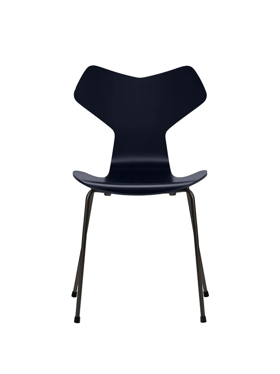 3130 Grand Prix stol lakeret af Arne Jacobsen - Midnight Blue / Sort - Jacobsen Plus