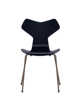 3130 Grand Prix stol lakeret af Arne Jacobsen - Midnight Blue / Brown Bronze - Jacobsen Plus