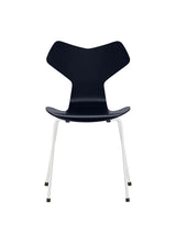 3130 Grand Prix stol lakeret af Arne Jacobsen - Midnight Blue / Hvid - Jacobsen Plus