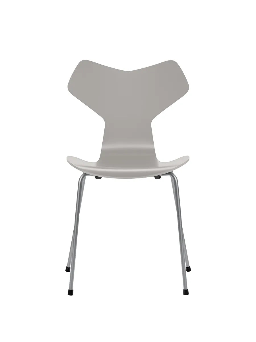 3130 Grand Prix stol lakeret af Arne Jacobsen - Nine Grey / Silver Grey - Jacobsen Plus