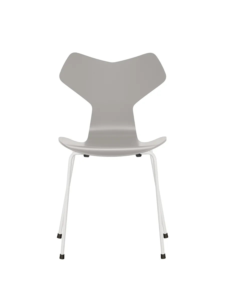 3130 Grand Prix stol lakeret af Arne Jacobsen - Nine Grey / Hvid - Jacobsen Plus