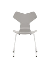 3130 Grand Prix stol lakeret af Arne Jacobsen - Nine Grey / Hvid - Jacobsen Plus