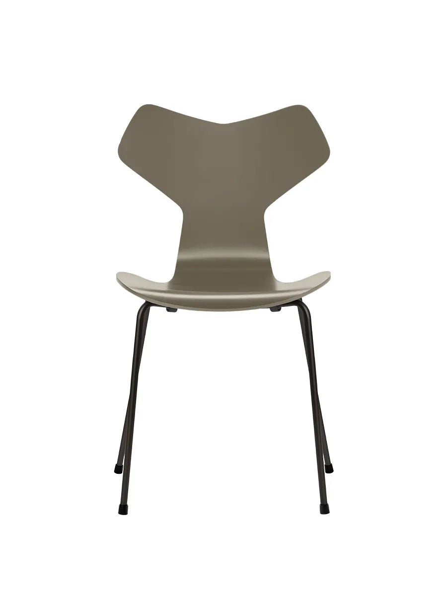 3130 Grand Prix stol lakeret af Arne Jacobsen - Olive Green / Sort - Jacobsen Plus