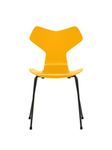 3130 Grand Prix stol lakeret af Arne Jacobsen - True Yellow / Sort - Jacobsen Plus
