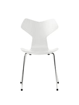 3130 Grand Prix stol i farvet ask af Arne Jacobsen - Hvid / Krom - Jacobsen Plus