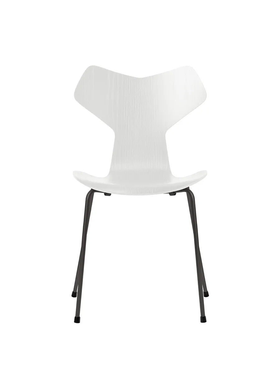 3130 Grand Prix stol i farvet ask af Arne Jacobsen - Hvid / Warm Graphite - Jacobsen Plus