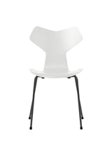 3130 Grand Prix stol i farvet ask af Arne Jacobsen - Hvid / Warm Graphite - Jacobsen Plus