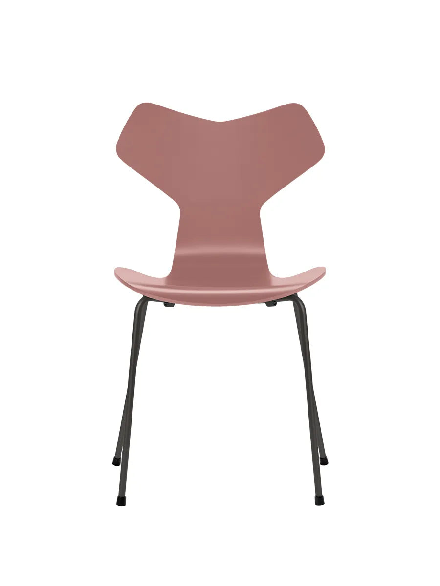 3130 Grand Prix stol lakeret af Arne Jacobsen - Wild Rose / Warm Graphite - Jacobsen Plus