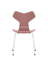 3130 Grand Prix stol lakeret af Arne Jacobsen - Wild Rose / Hvid - Jacobsen Plus