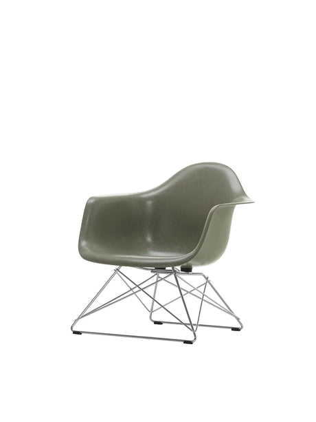 Eames Fiberglass Armchair LAR, forkromet fra Vitra - Eames Parchment - Jacobsen Plus